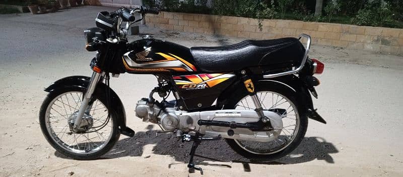 Honda CD 70 model 2022 First owner Karachi num 03278228900 2