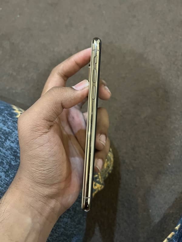 iphone Xs 4