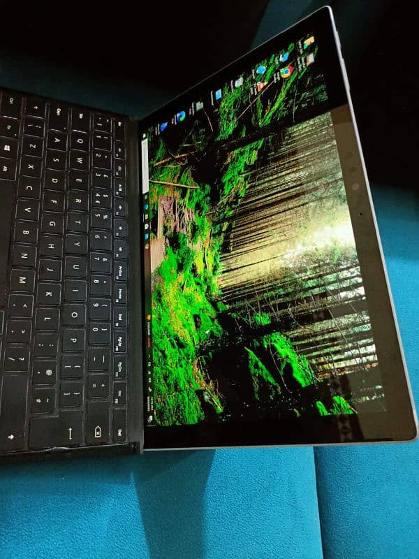 Microsoft Surface Pro 4 : Core i5 6th Gen : 4/128 : touch/2K 3