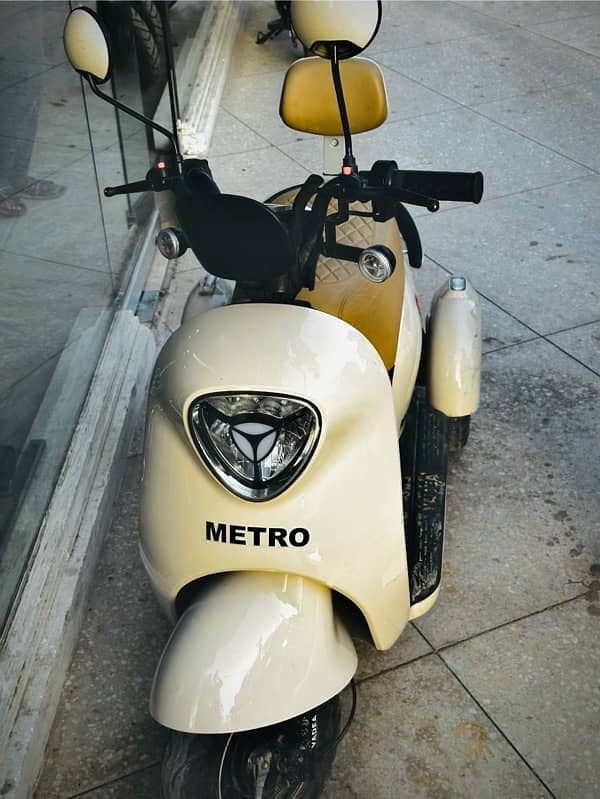 I WANT TO SALE MY METRO A7 ELECTRIC THREE WHEELER 2