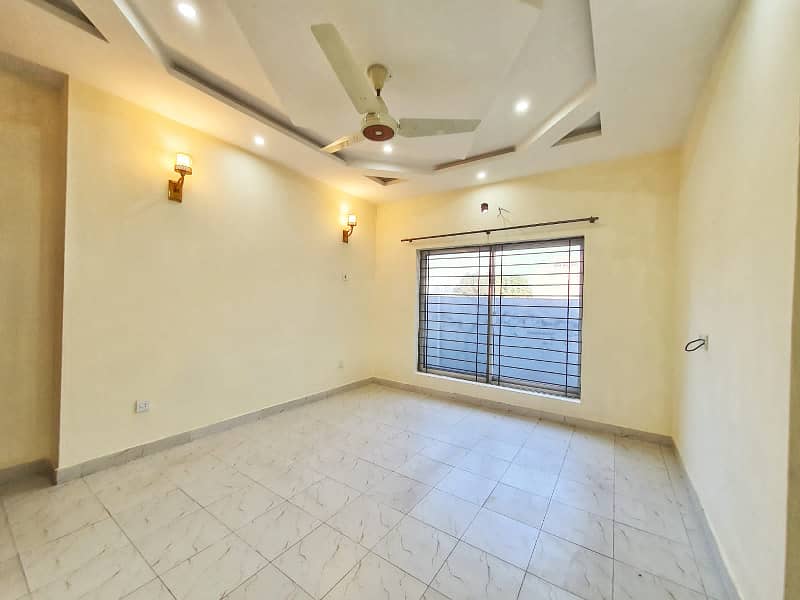 10 Marla Luxury Non Furnished Lower Portion Available For Rent In Bahria Town Lahore 13