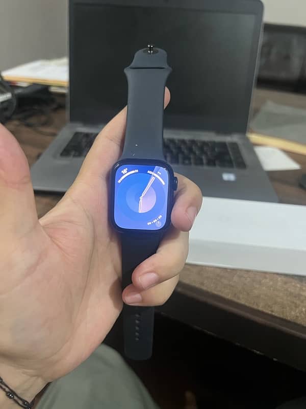 Apple watch series 9, 41 MM, Black. 0