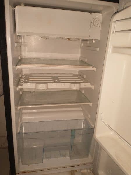 Room refrigerator 1