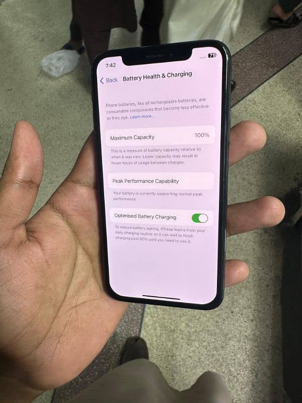 iPhone X / 256GB / Pta Approved 2