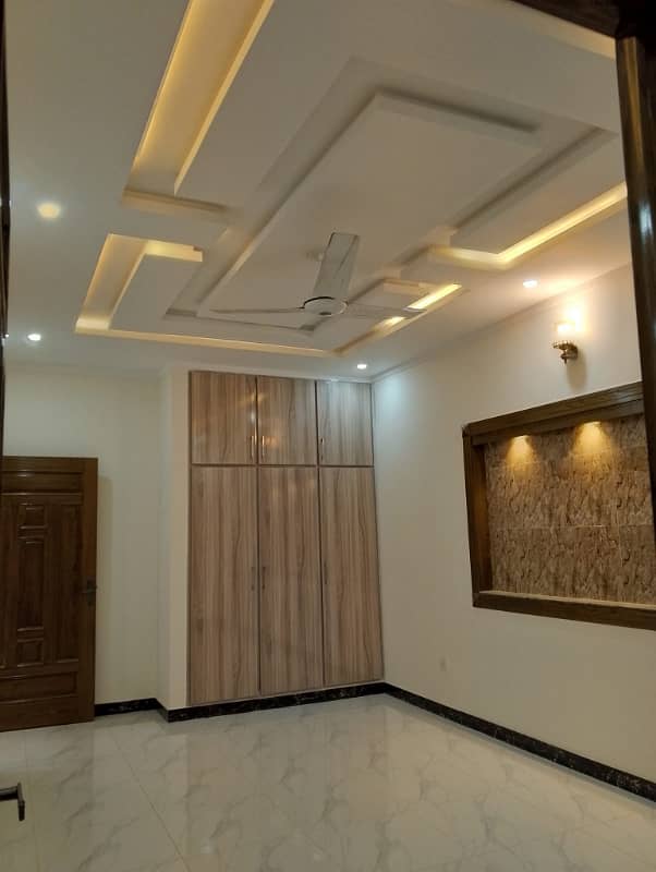 7 Marla Upper Portion For Rent In G-13/3 5