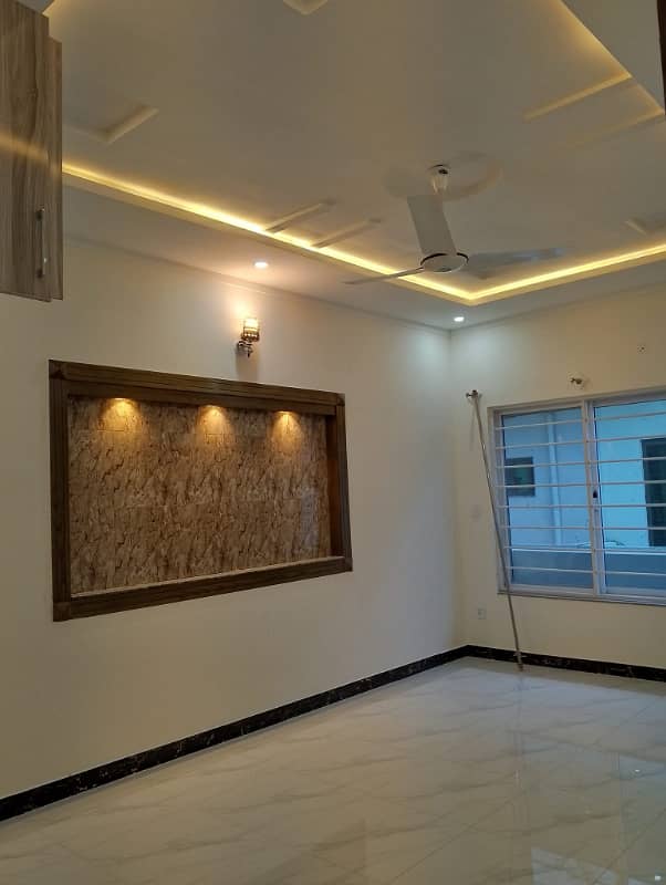 7 Marla Upper Portion For Rent In G-13/3 10