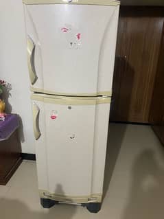 REFRIGERATOR 0