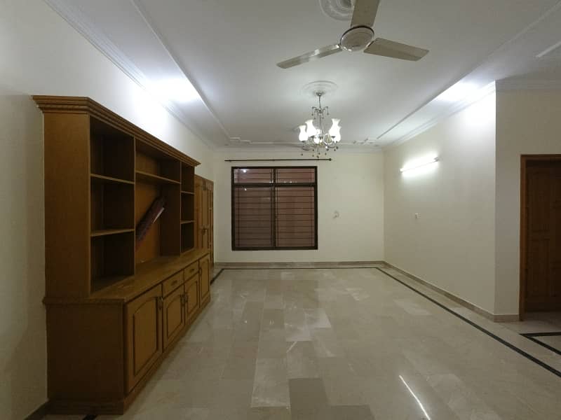 14 Marla upper portion for Rent in G13-3 2