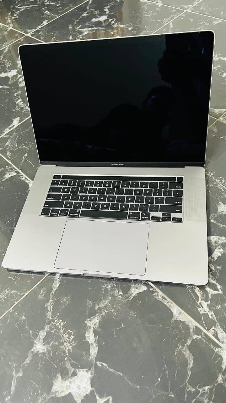 MacBook pro 2019-16"inch 2