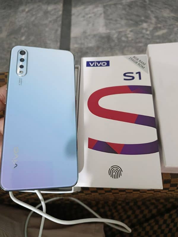 vivo s1 8/256 2