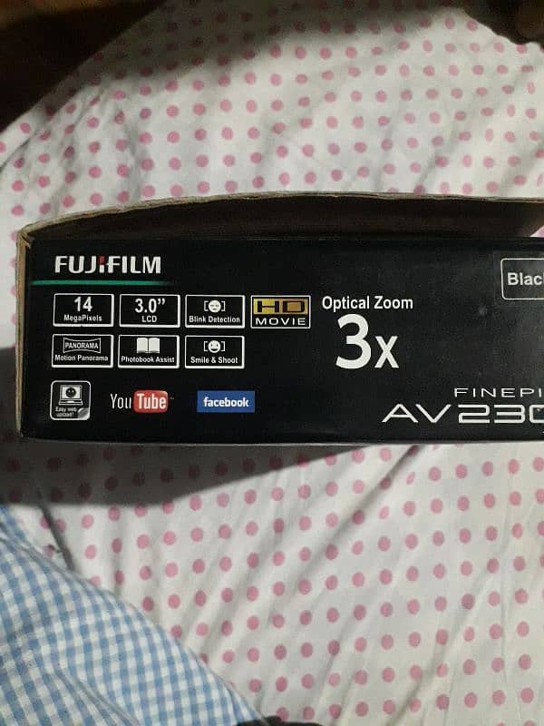 FujiFilm FinePix AV230 2