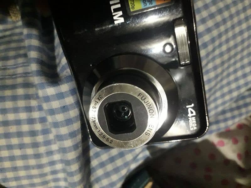 FujiFilm FinePix AV230 3