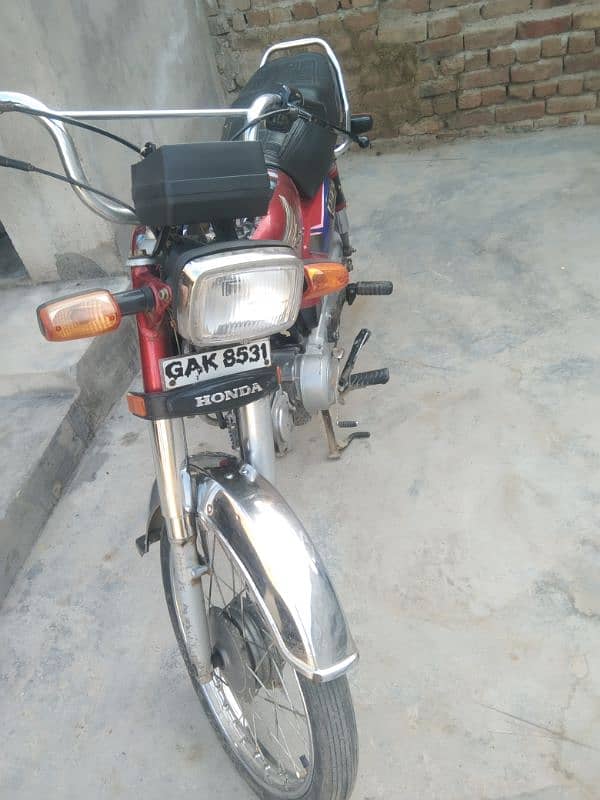 CD 70 10 by contact 03024785699   10 condition engine pehla pack 6