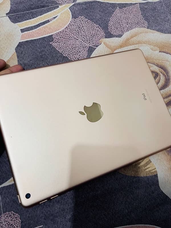 iPad 8 generation 10 by 10 condition all oky 4