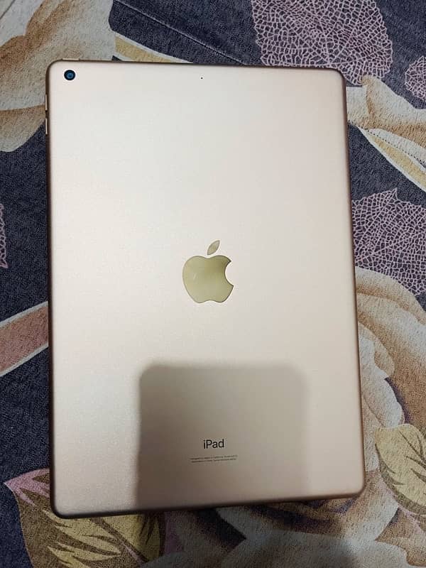 iPad 8 generation 10 by 10 condition all oky 7