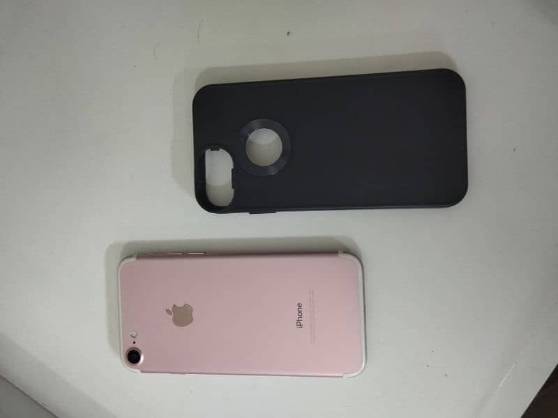 I phone 7 128 gb 10/10 condition 4