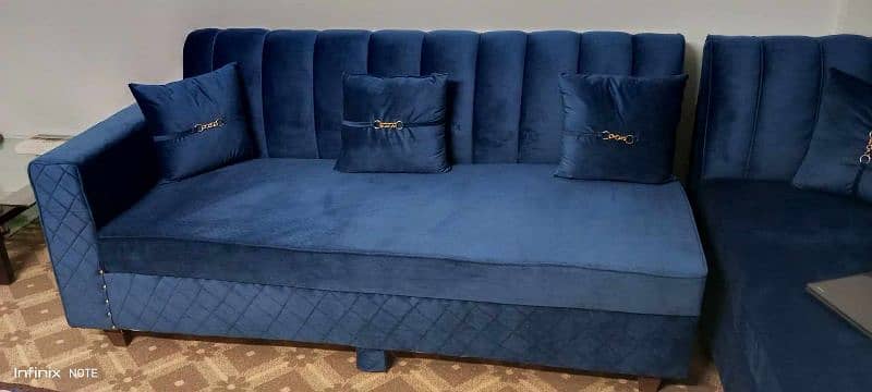 5 seater sofa set. 7