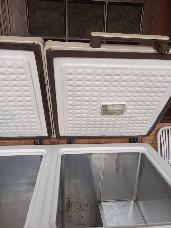 sell a Dawlance deep freezer 1