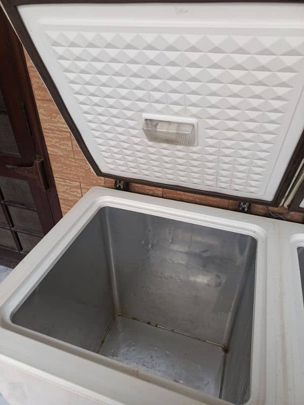 sell a Dawlance deep freezer 3