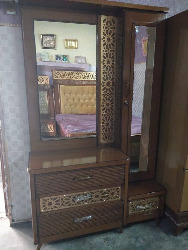 Bed & Dressing Table with side tables 3