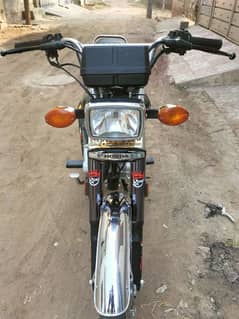 Honda 125 chrome Edition