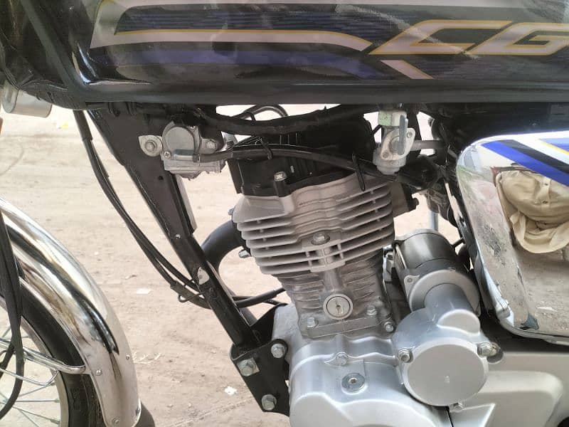 Honda 125 chrome Edition 6