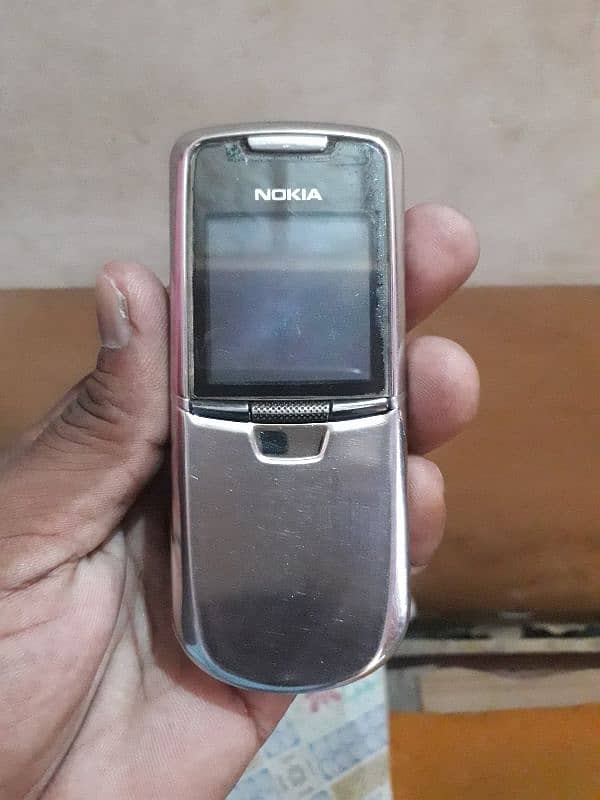 Nokia 8800 battery nhi hai non pta aur insert sim show kar raha hai 9