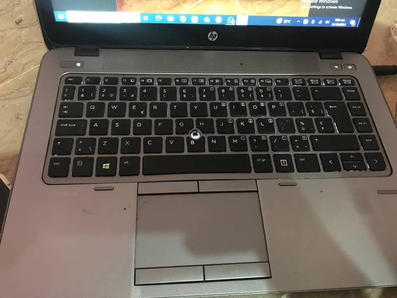 HP 840 G2 i5 5th gen touch and type 1