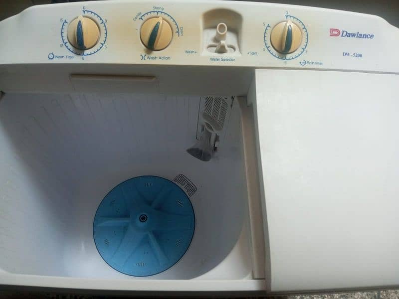 Dawlance(DW5200) washing machine with spinner, twin tub 6