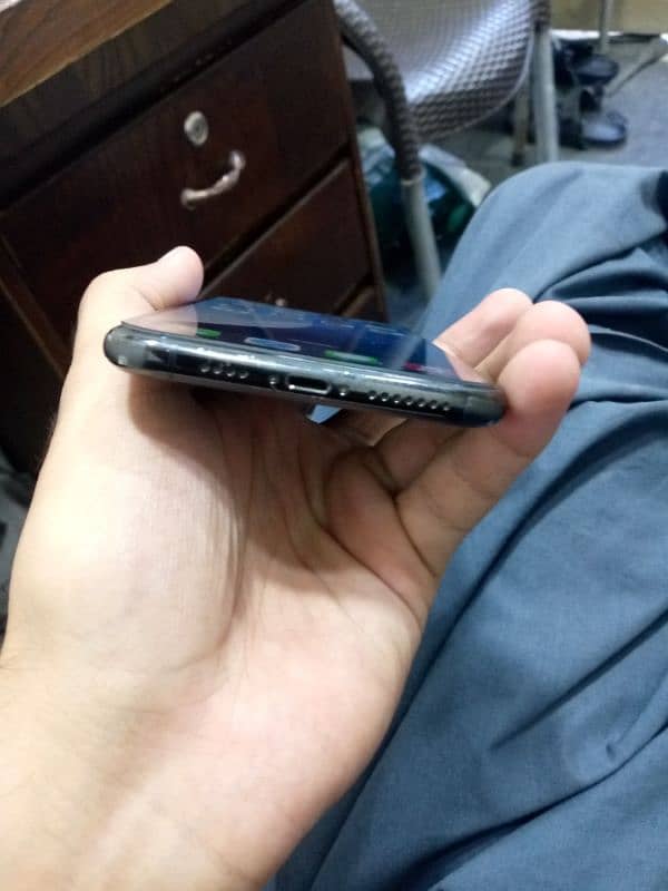 iphone 11 pro max 10by10 1