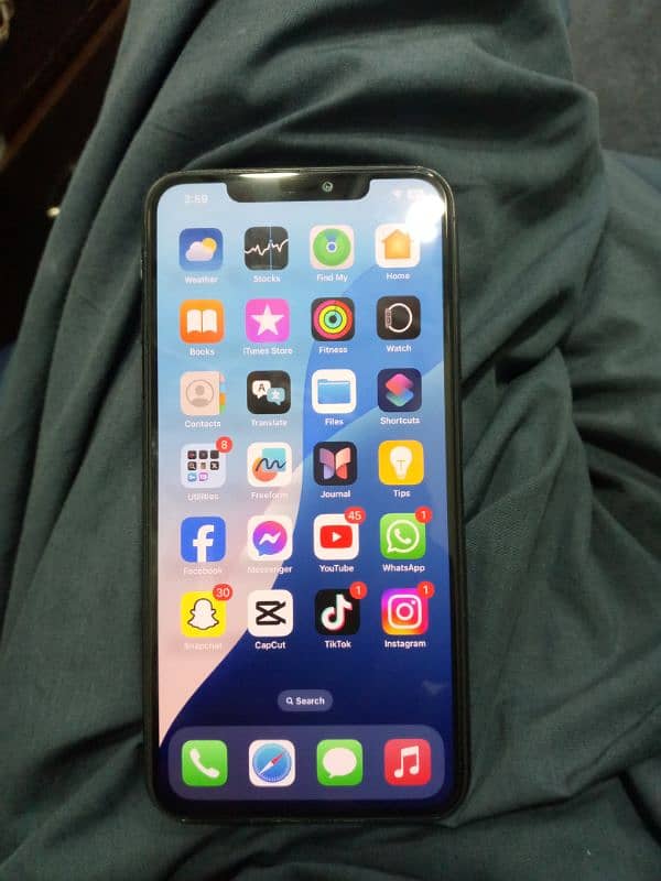 iphone 11 pro max 10by10 3