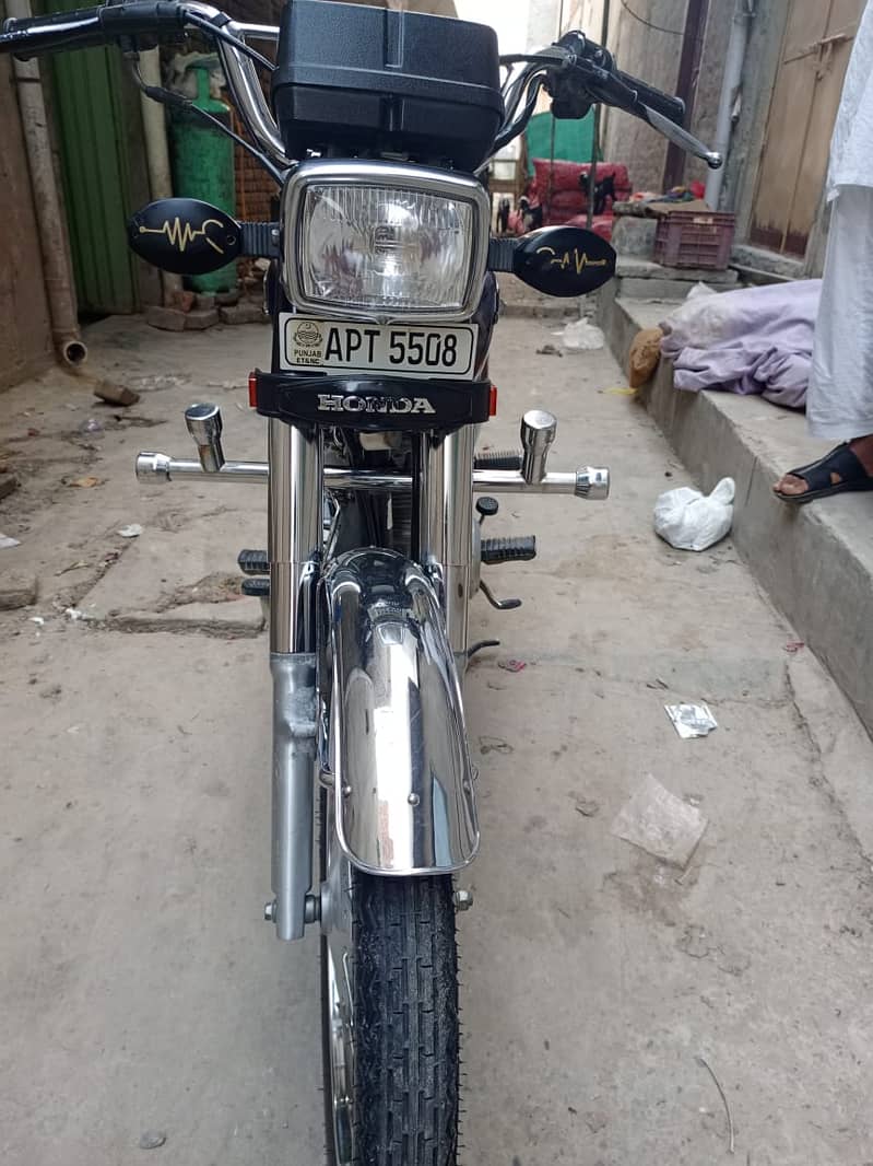 Honda CG 125  for sale at good price [like new] 3