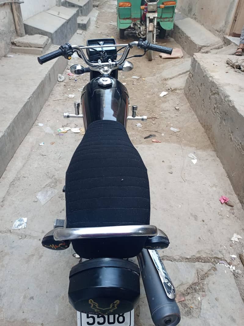 Honda CG 125  for sale at good price [like new] 5