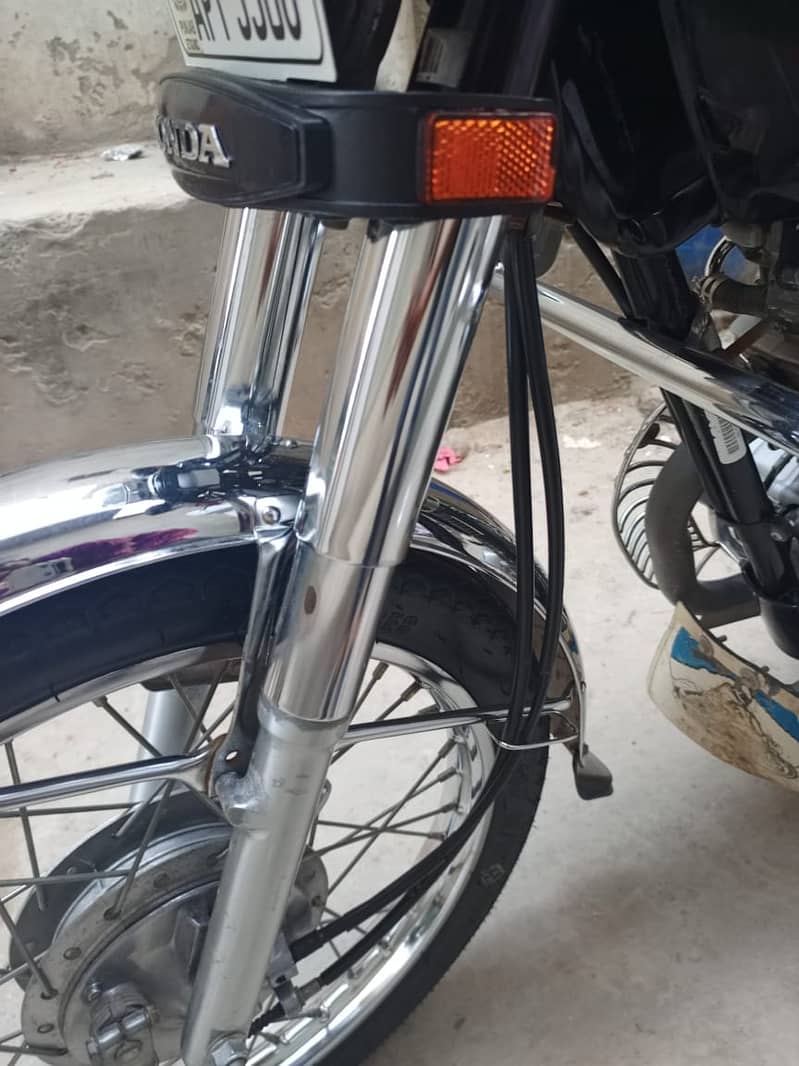 Honda CG 125  for sale at good price [like new] 9