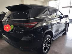 Toyota Fortuner Legender 2022