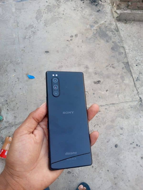 Sony Xperia 5 0