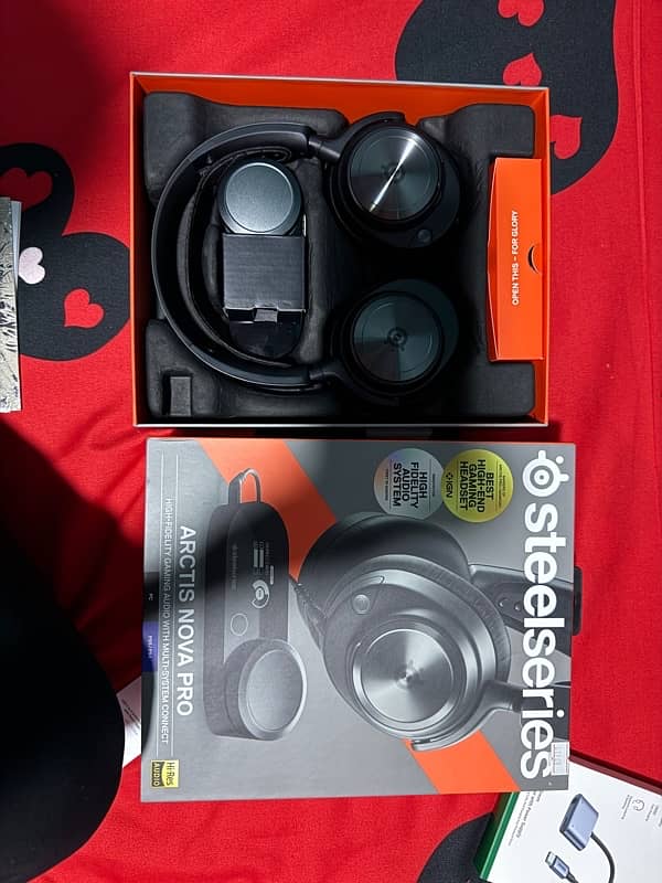 Steelseries Arctic Nova pro Gaming Headsets 1