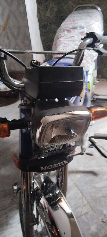 Honda 70 25 model number lga hai lush condition 17/10/2024 ko nikli ha 15