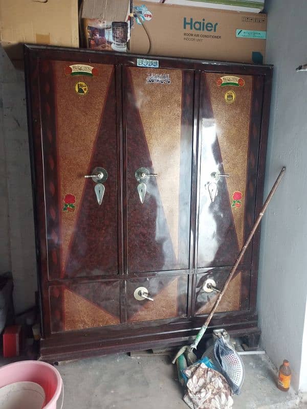 cabinet almirah good condition 0