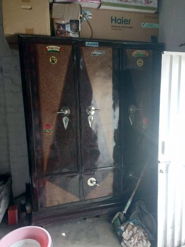 cabinet almirah good condition 1