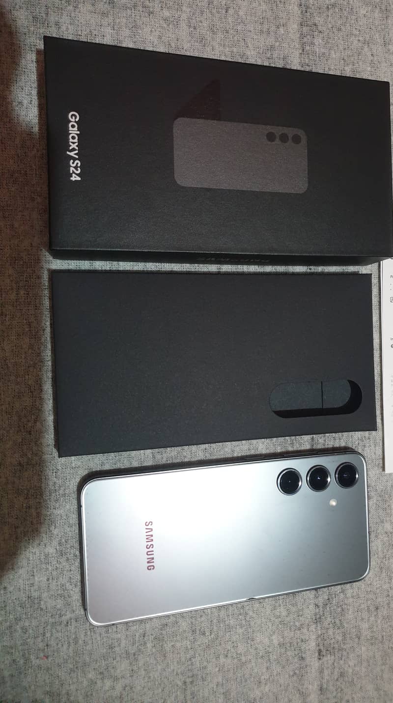 S24 Official Model Onyx Black. Non Pta. 256gb. Full Box. Dual Sim. 0