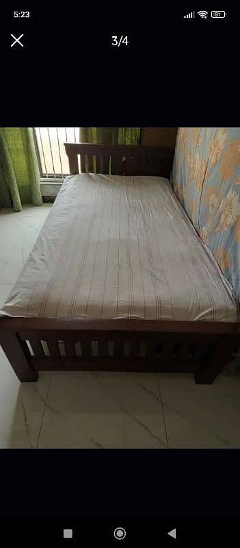 single Bed and curtain 1