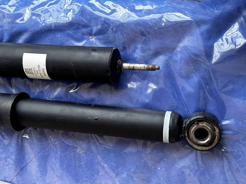 toyota fortuner (2019) shocks( rear) 2