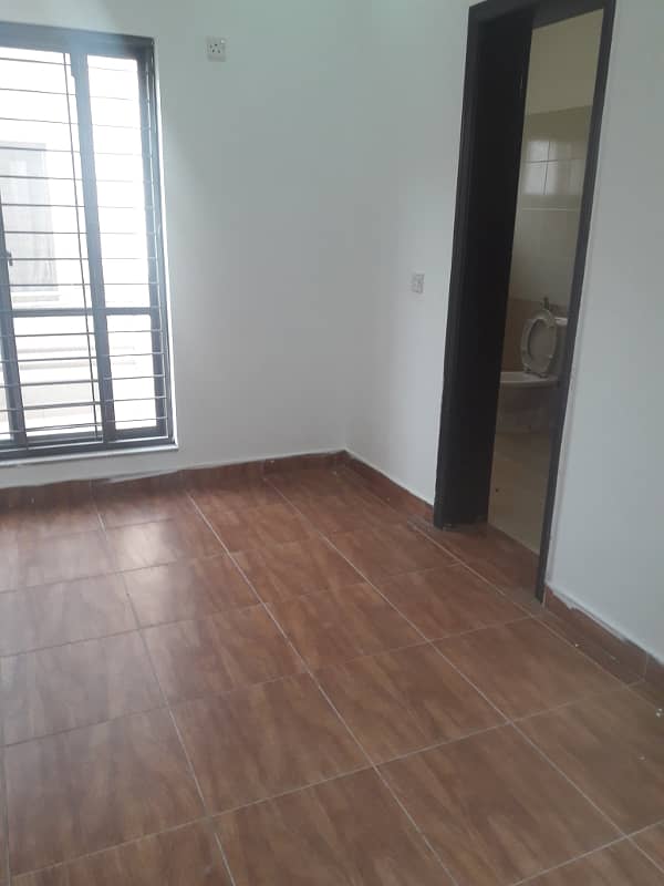 10 Marla Home Available for rent in DHA RAYA ph 6 4