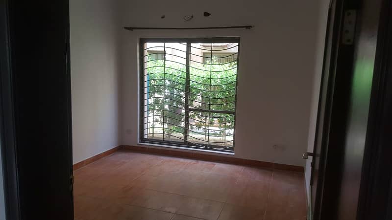 10 Marla Home Available for rent in DHA RAYA ph 6 8