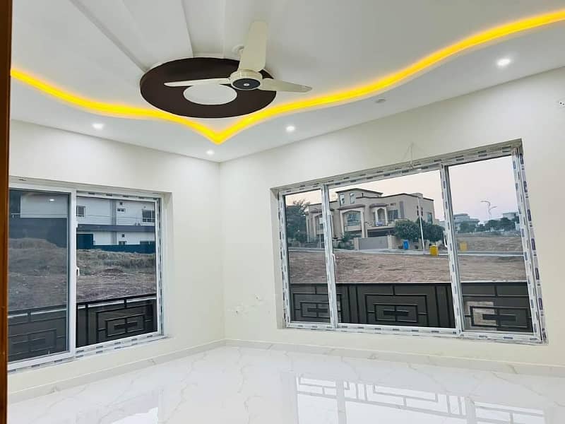 1 kanal Upper Portion New Condition in Bahria Town Phase 8 Rawalpindi 12