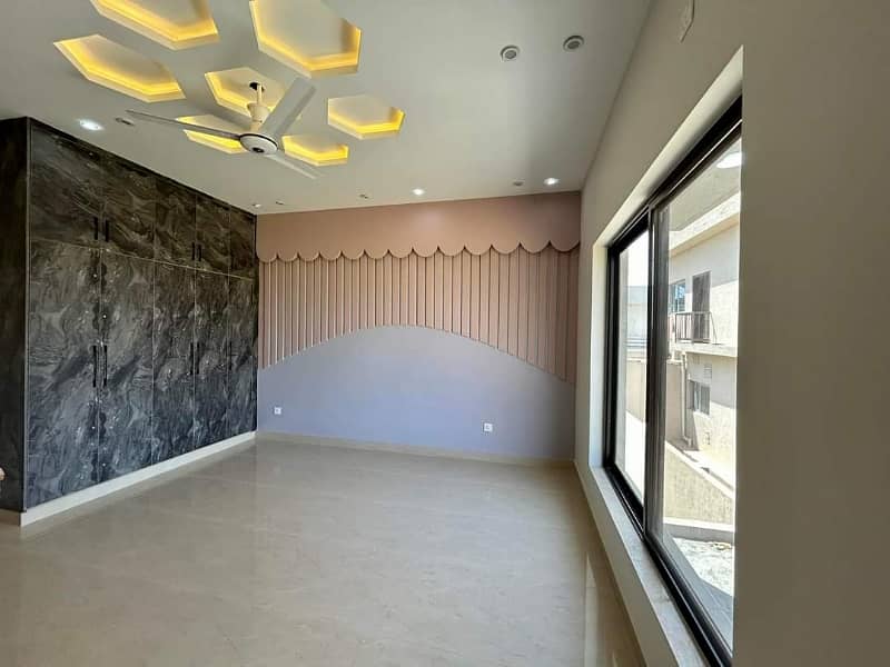 Spacious 1 Kanal Double Unit House With Imported Fittings Available For Rent In Bahria Town Phase 8 Rawalpindi, Islamabad 18