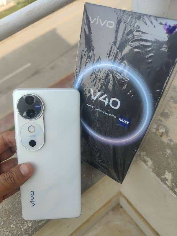 vivo v 40 Full box full warnty 1