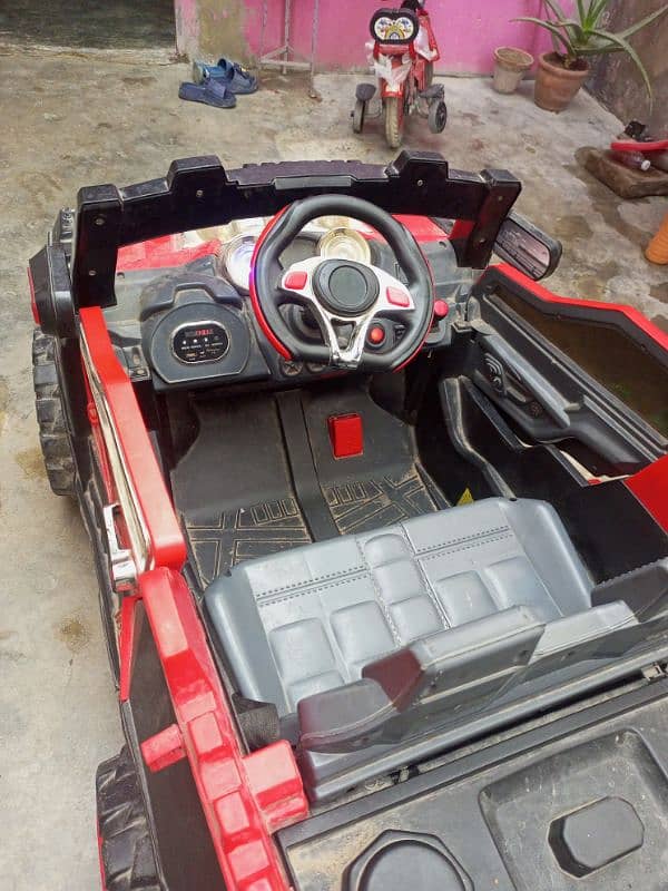 ok jeep ha 12 volt ke battery ha 7 amp 03175536524 4