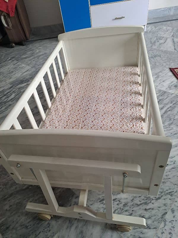 baby cot 2